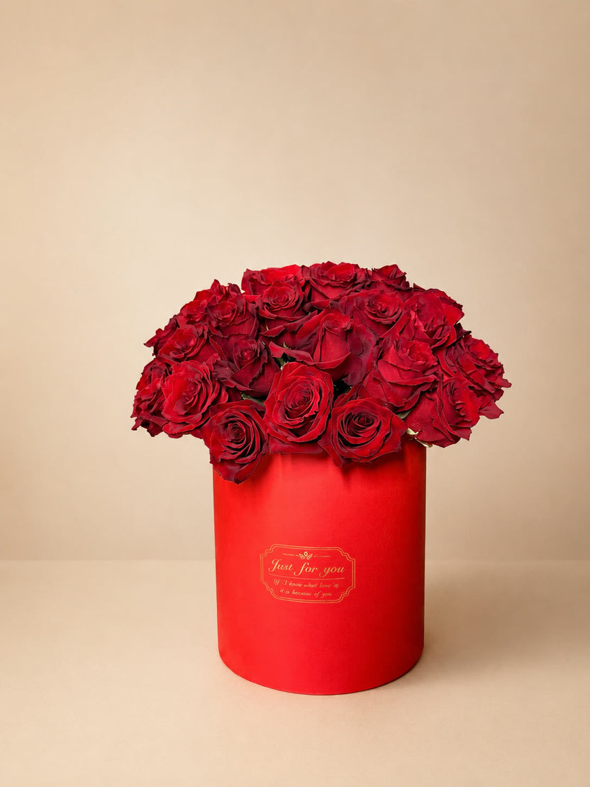 Rose Box with 55 fresh roses in a luxury hat box — LaFia Flowers Los Angeles